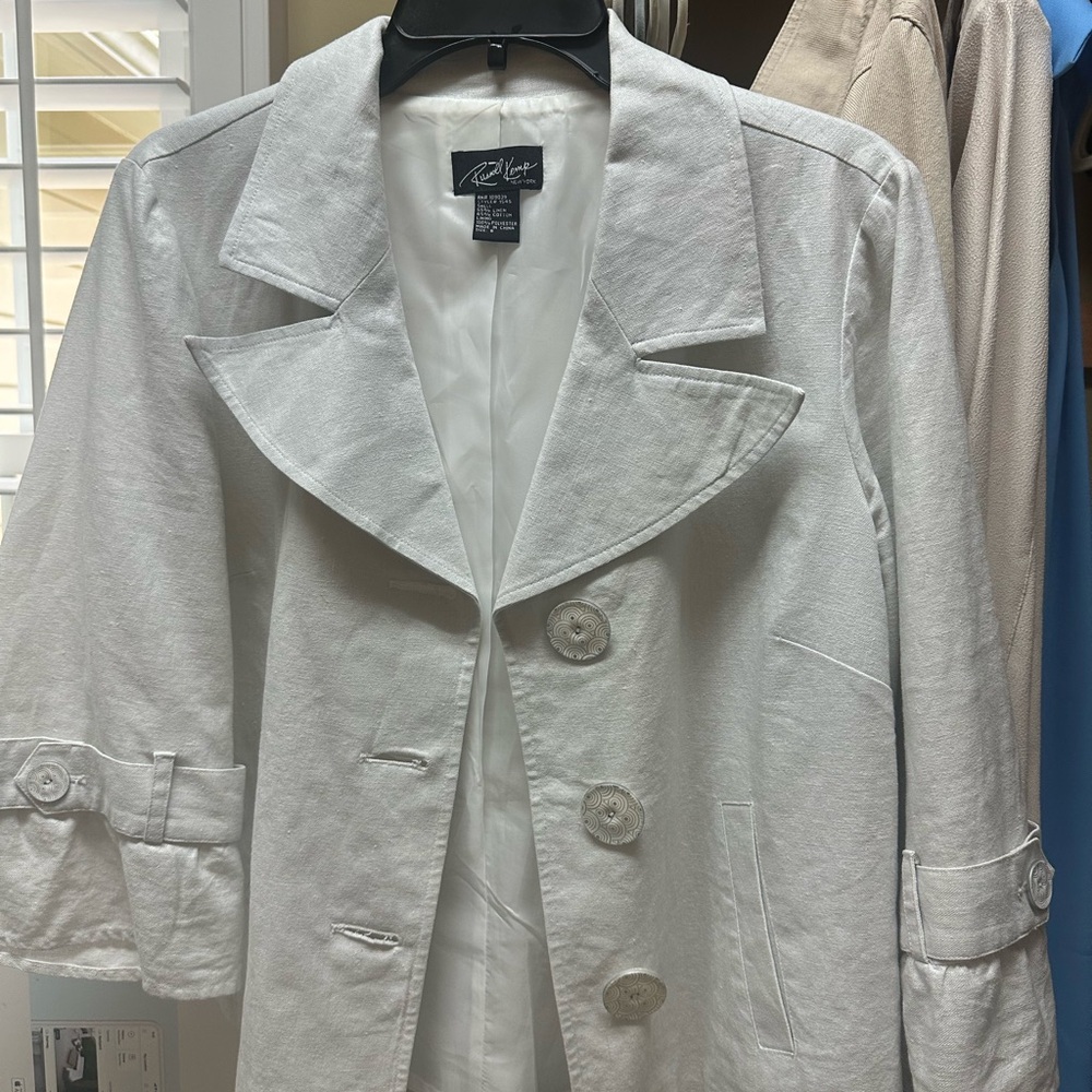 Russel Kemp Size 8. Linen light grey adorable jacket.